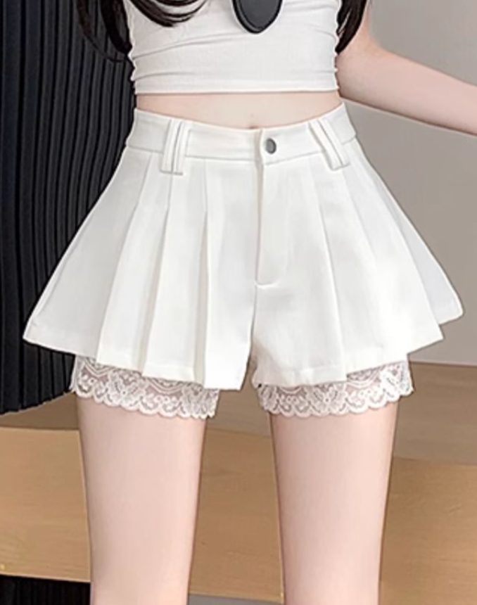 フェミニンシックフレアショートパンツ