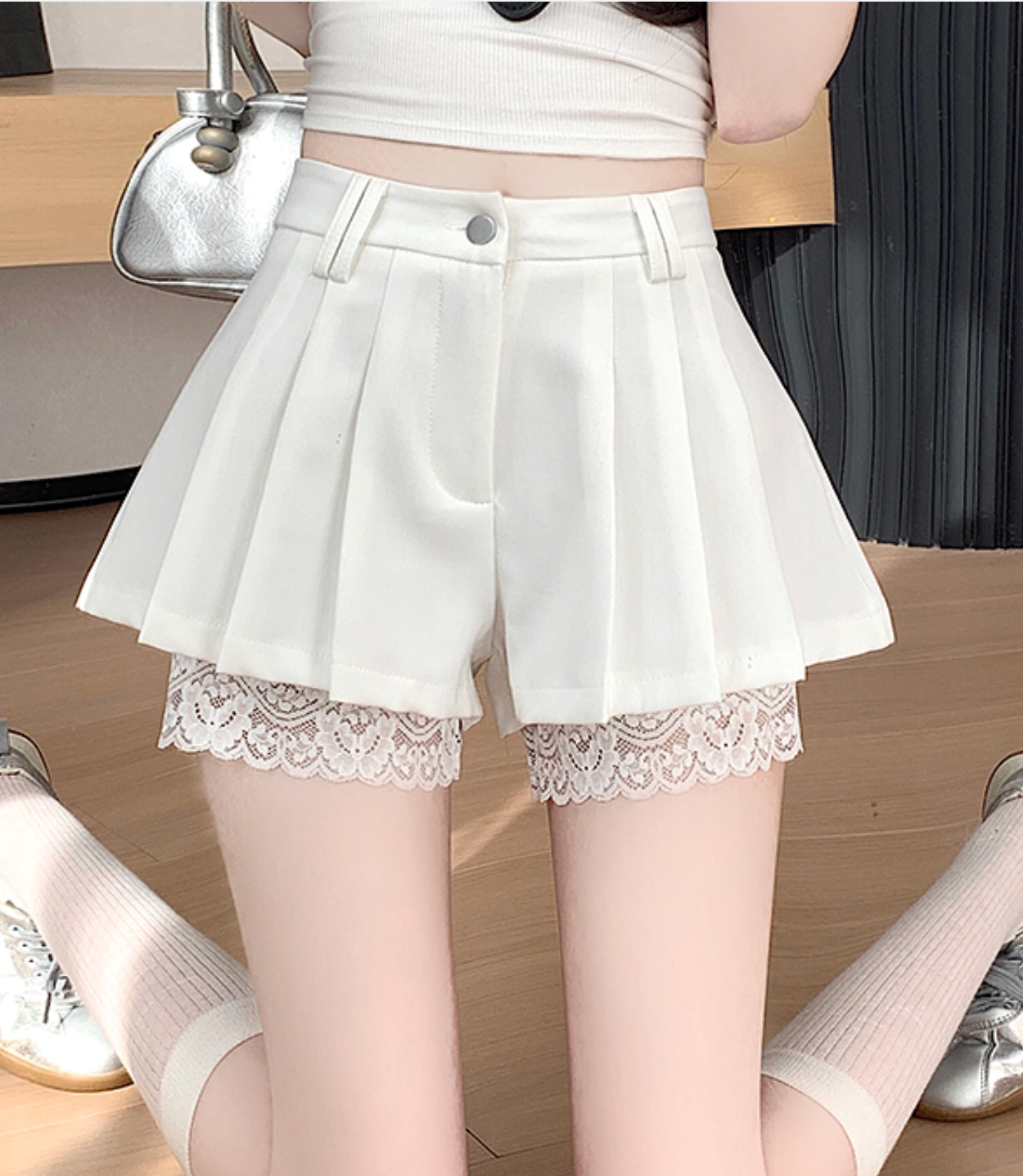 フェミニンシックフレアショートパンツ