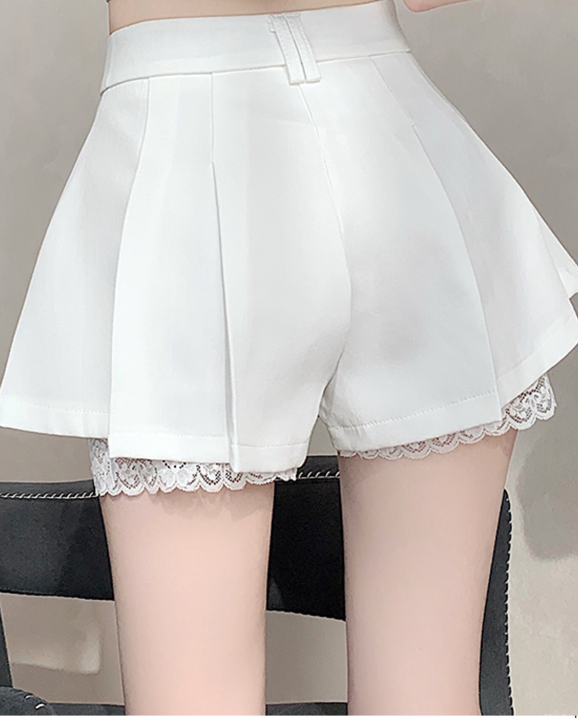 フェミニンシックフレアショートパンツ